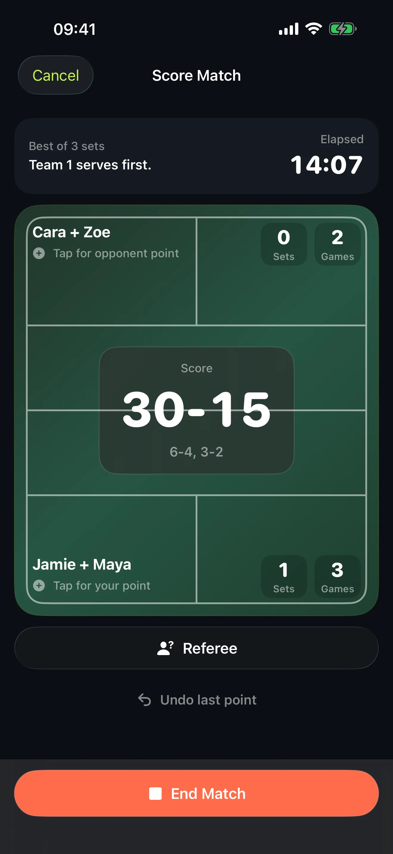 Start Pickleball live scoring screen showing the current score, service side and both teams on a pickleball court.